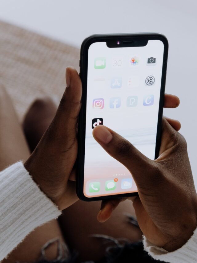 TikTok Debates: Silent Depression or Economic Stability?